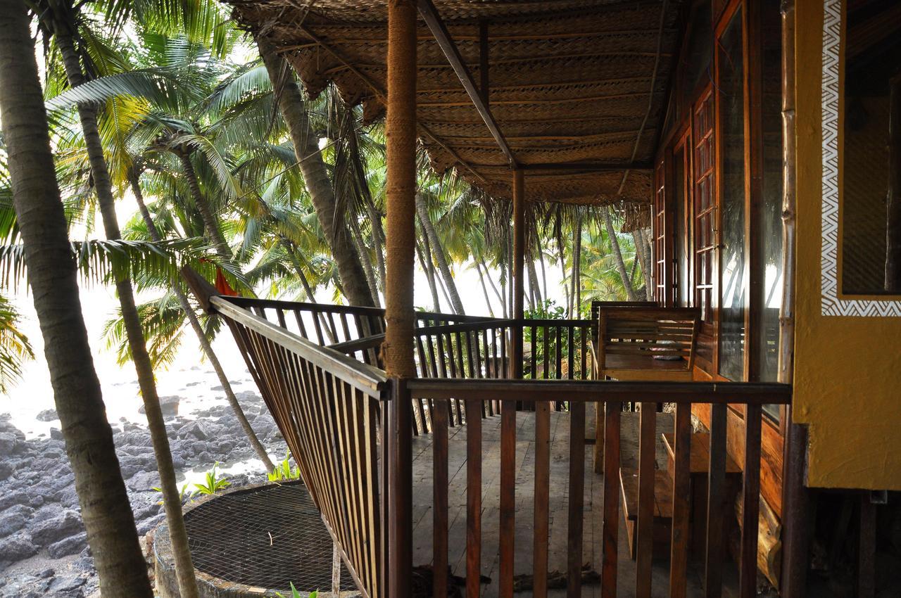 Belantara Beachfront Vengurla Ngoại thất bức ảnh