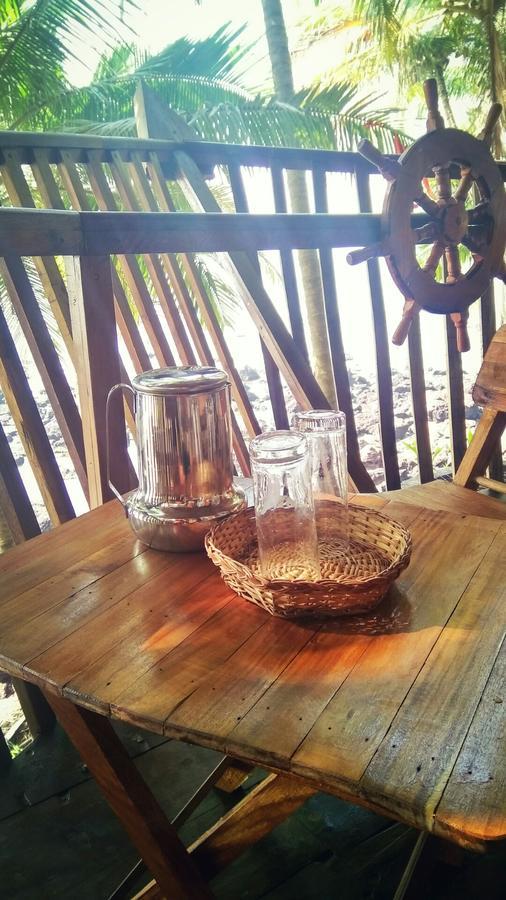Belantara Beachfront Vengurla Ngoại thất bức ảnh